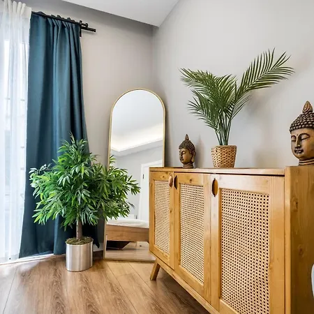 Apartment Stylishly Decorated 1br Flat With Ac In Cihangir Istanbul