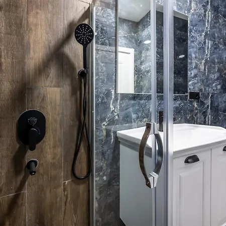 Stylishly Decorated 1br Flat With Ac In Cihangir Apartman *