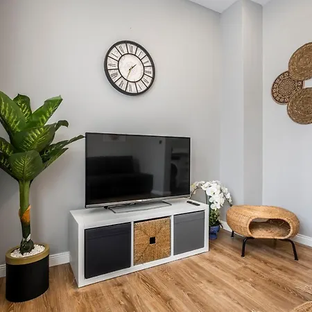 Stylishly Decorated 1br Flat With Ac In Cihangir Apartman Isztambul