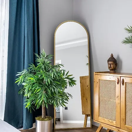 Stylishly Decorated 1br Flat With Ac In Cihangir