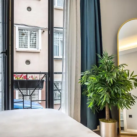 Stylishly Decorated 1br Flat With Ac In Cihangir Apartman